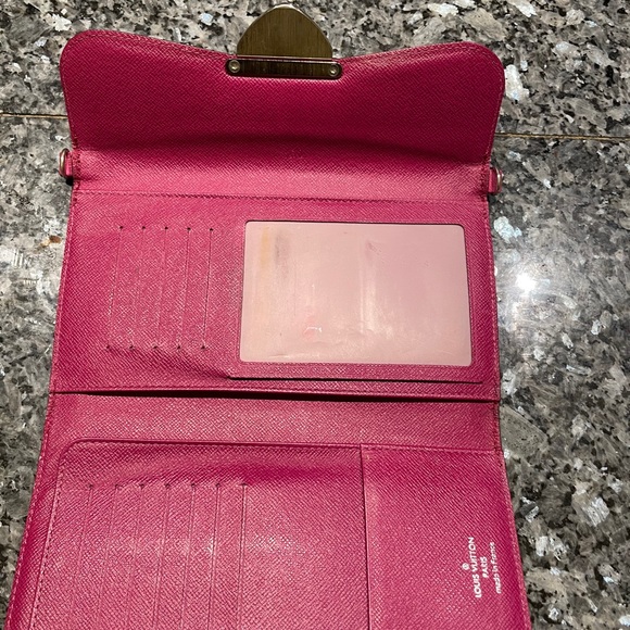 Louis Vuitton Epi Leather wallet crossbody - Picture 4 of 5